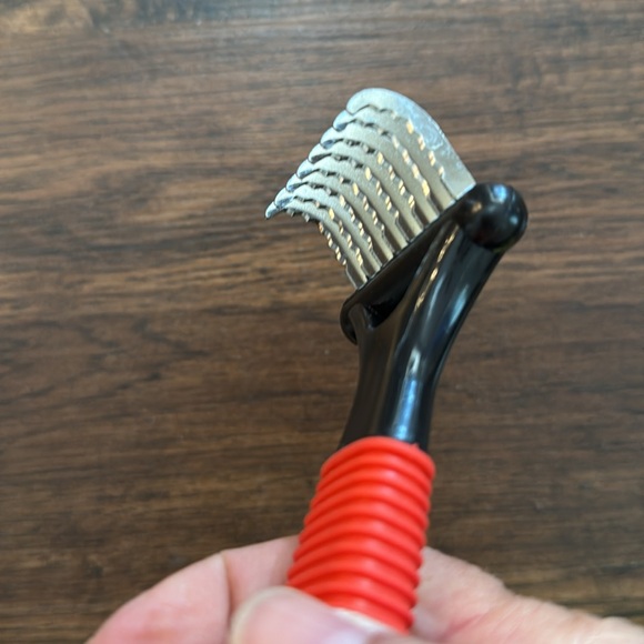 Dematting Grooming Tool. 6”. - Picture 4 of 4